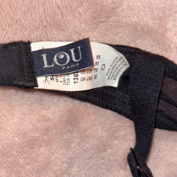 Black Bra - Picture 7 of 7